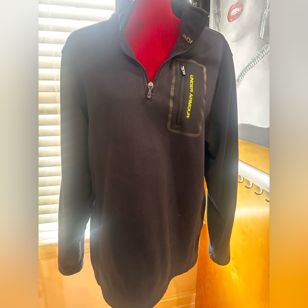 Men’s under Armour fleece lined black performance jacket 
Size large